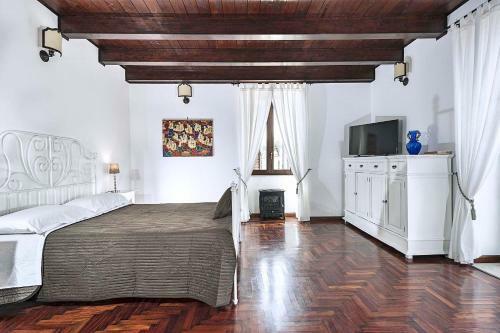 San Corrado Di Fuori Villa Sleeps 8 Pool Air Con