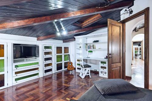 San Corrado Di Fuori Villa Sleeps 8 Pool Air Con