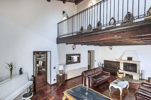 San Corrado Di Fuori Villa Sleeps 8 Pool Air Con