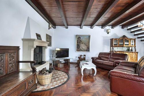 San Corrado Di Fuori Villa Sleeps 8 Pool Air Con