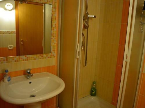 Hostal Room In Bb - Suite Rosa - Bb S Elia