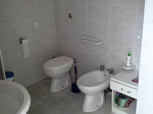 Central Holiday Home With Terrace And Garden; Parking Available