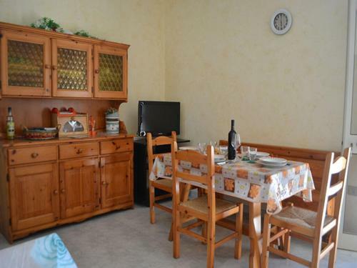 Central Holiday Home With Terrace And Garden; Parking Available