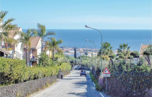 Two-bedroom Holiday Home In San Gregorio Di Catani