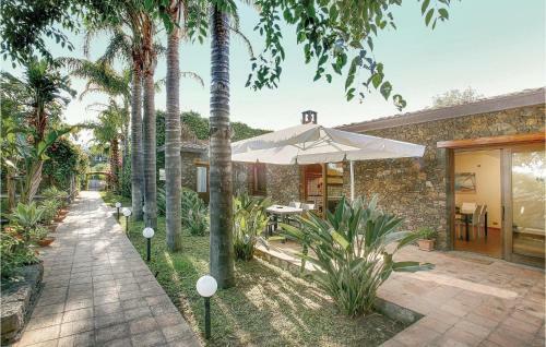 Two-bedroom Holiday Home In San Gregorio Di Catani