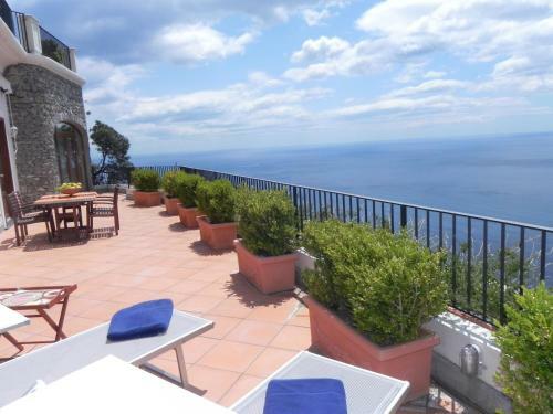 San Michele Di Serino Villa Sleeps 14 Pool Air Con
