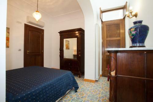 San Michele Di Serino Villa Sleeps 14 Pool Air Con