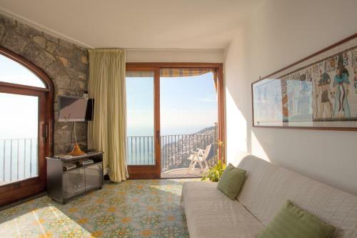 San Michele Di Serino Villa Sleeps 14 Pool Air Con