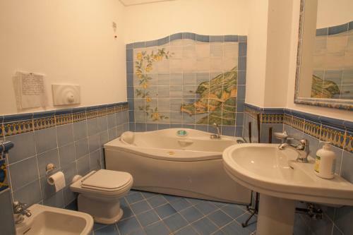 San Michele Di Serino Villa Sleeps 14 Pool Air Con