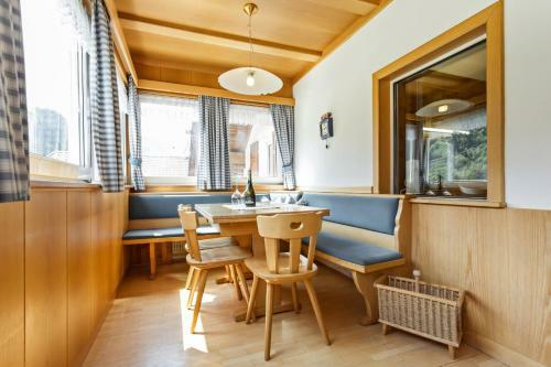 Villa Alpina Apartments
