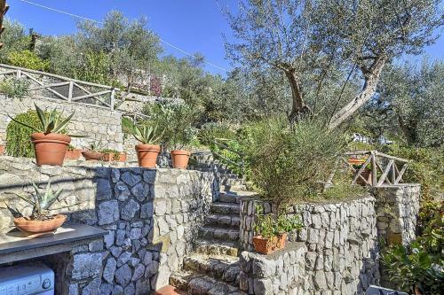 Sant'agata Sui Due Golfi Villa Sleeps 3 Air Con