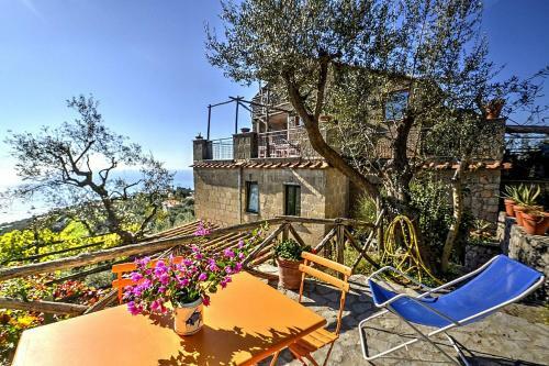 Sant'agata Sui Due Golfi Villa Sleeps 3 Air Con