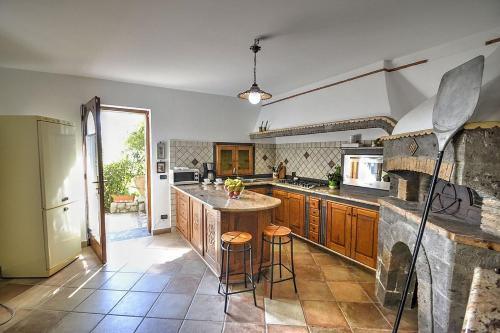 Sant'agata Sui Due Golfi Villa Sleeps 9 Pool Wifi