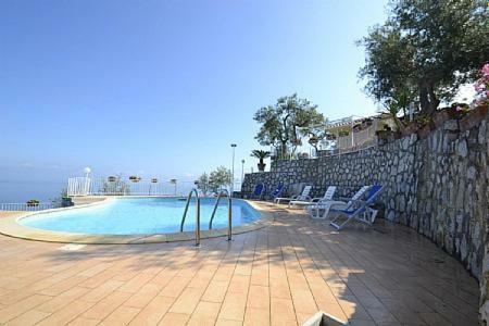 Sant'agata Sui Due Golfi Villa Sleeps 3 Pool