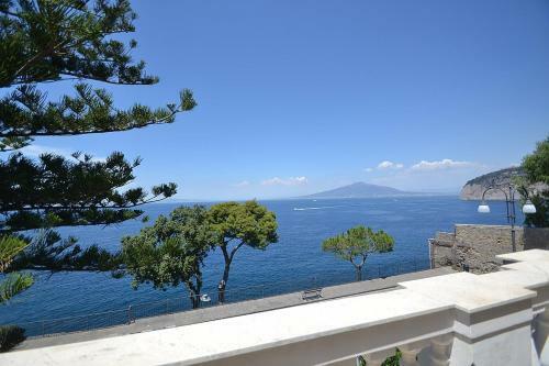 Sant'agnello Villa Sleeps 8 Wifi