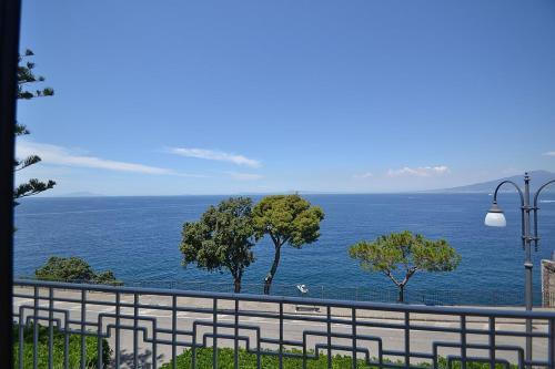 Sant'agnello Villa Sleeps 8 Wifi