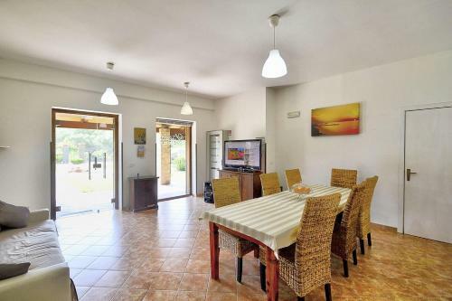Alano Villa Sleeps 11 Air Con Wifi