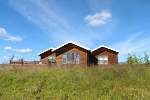 �thl�d Cottages