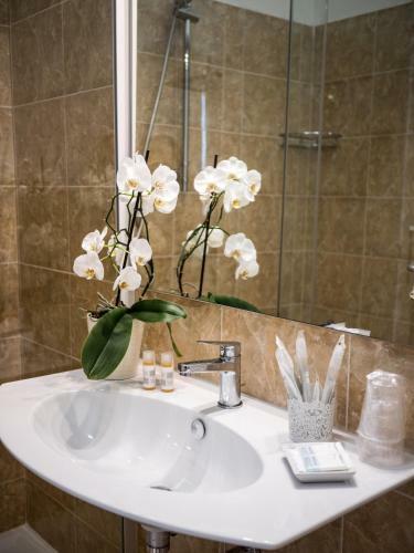 Hostal Porta Marina Guest Rooms