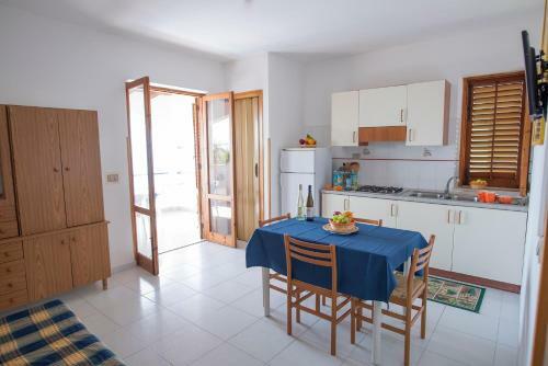 Two Room Apartment Near The Beach
