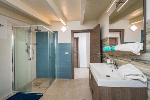 Viscari Villa Sleeps 4 With Pool And Air Con