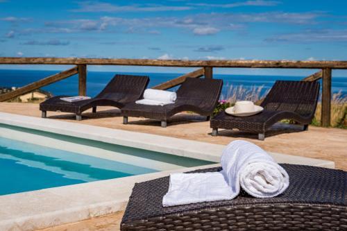 Viscari Villa Sleeps 10 With Pool And Air Con