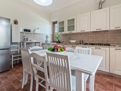 Exotic Villa In Sinalunga With Swimming Pool