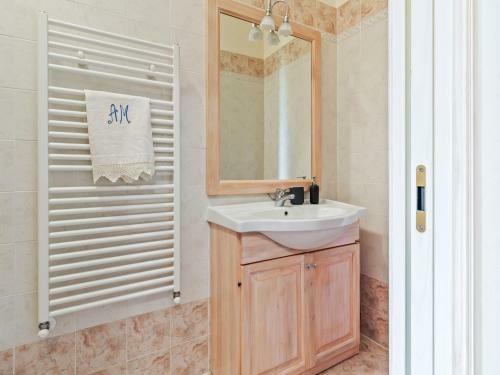 Exotic Villa In Sinalunga With Swimming Pool