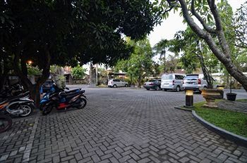 Taman Rosani Hotel & Villa