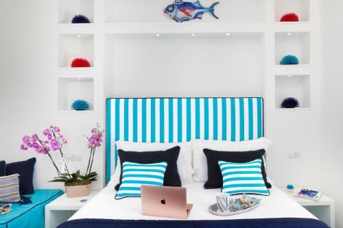Hostal Sersale Suites
