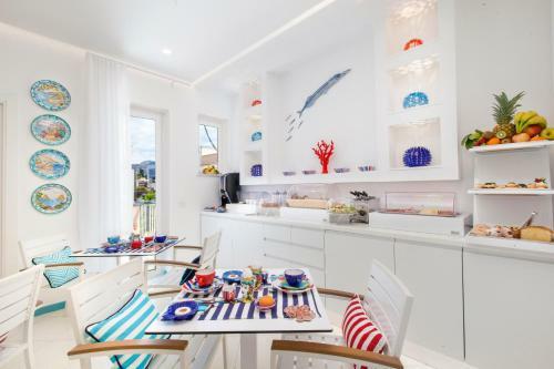 Hostal Sersale Suites