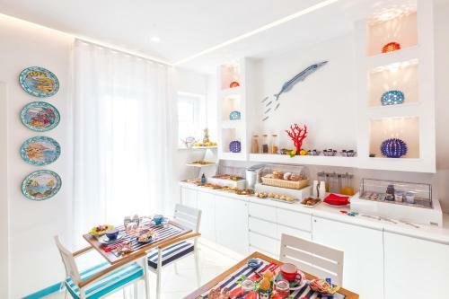 Hostal Sersale Suites