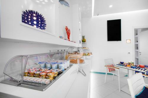 Hostal Sersale Suites