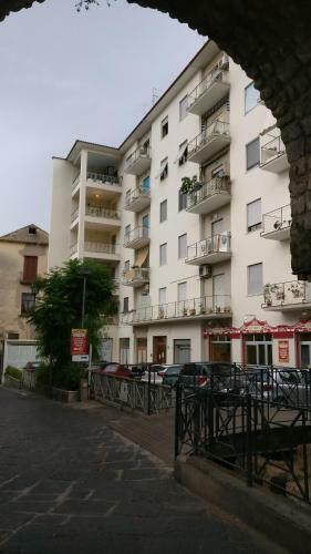 Hostal Sersale Suites
