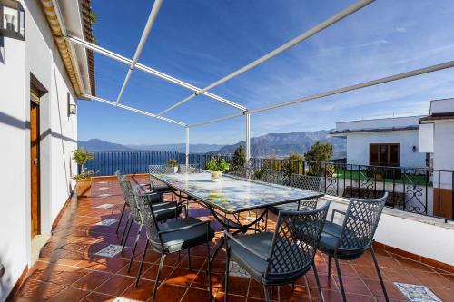 Priora Villa Sleeps 12 Pool Air Con Wifi