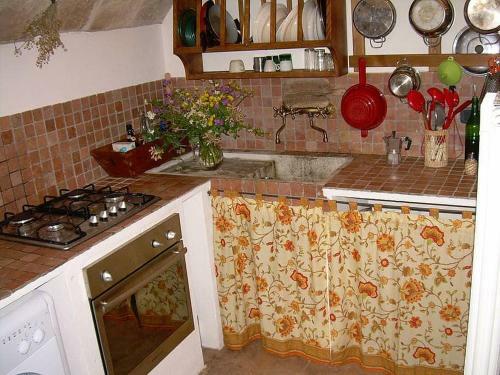 Sovana Villa Sleeps 4 Pool