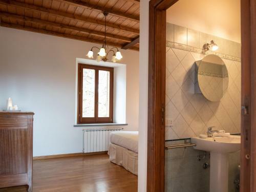 Inviting Villa In Spello With Balcony