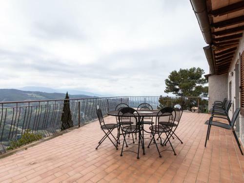Inviting Villa In Spello With Balcony