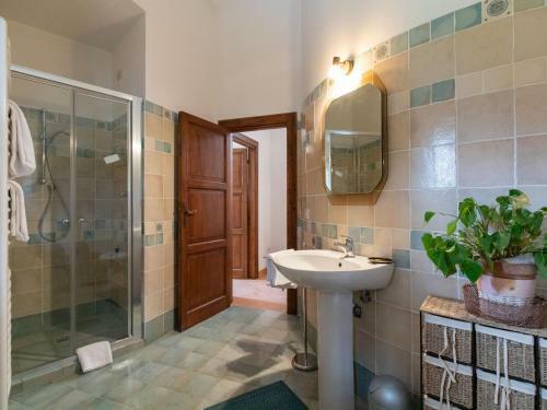 Inviting Villa In Spello With Balcony