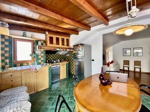 Apartamento Holidaycasa Robert - Attico Vista Mare
