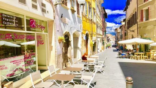 Apartamento Terrazza Duomo/sleeps 6/spoleto Centre