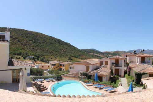 Tanaunella Apartment Sleeps 4 With Pool Air Con And Wifi