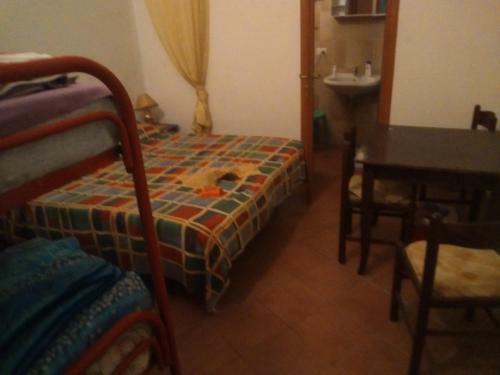 Hostal Room In Guest Room - Bright Room With Etna View