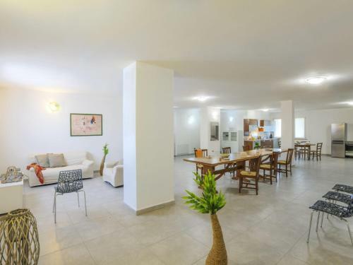Spacious Villa In Tavullia With Private Swimming Pool
