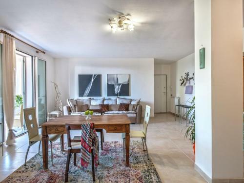 Spacious Villa In Tavullia With Private Swimming Pool