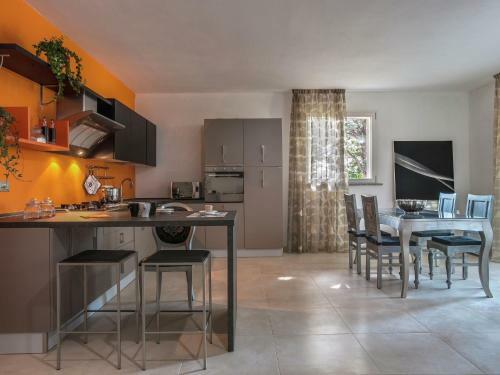 Plush Villa Apartment In Tavullia With Jacuzzi