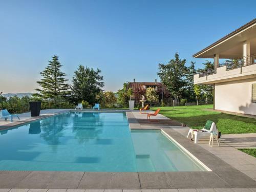 Plush Villa Apartment In Tavullia With Jacuzzi
