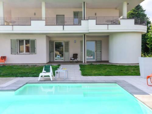 Plush Villa Apartment In Tavullia With Jacuzzi