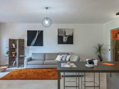 Plush Villa Apartment In Tavullia With Jacuzzi