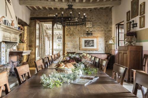 Castello Di Tocchi Villa Sleeps 27 Pool Air Con